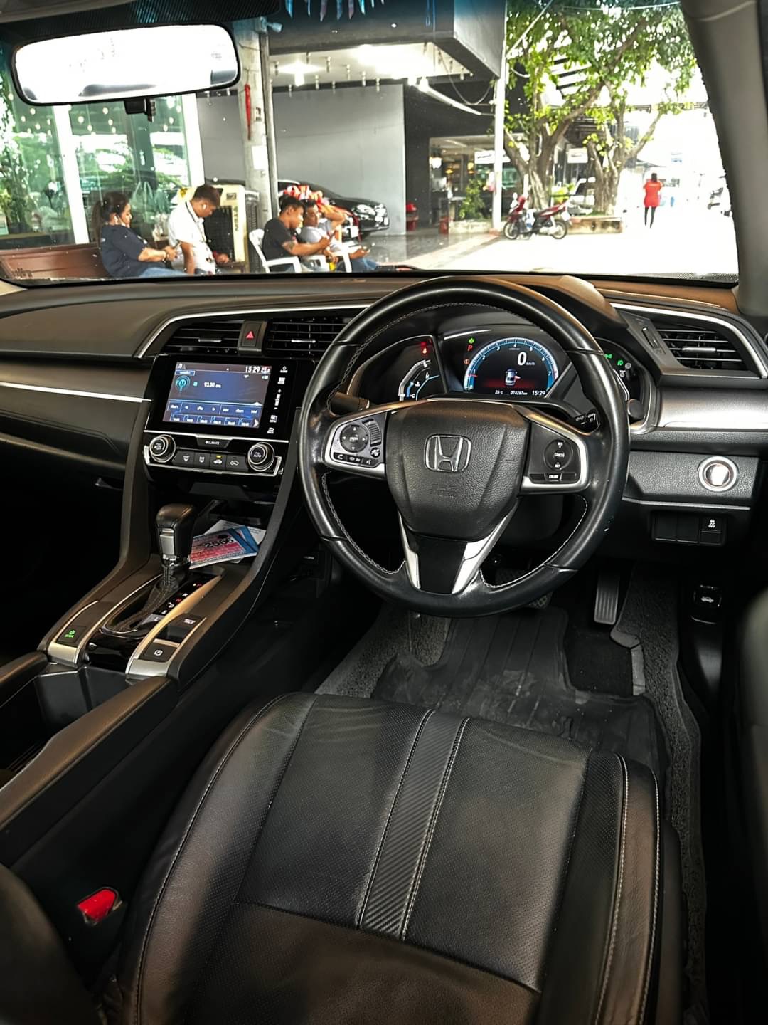 2016 Honda Civic Sedan สีขาว (รูปที่ 16)