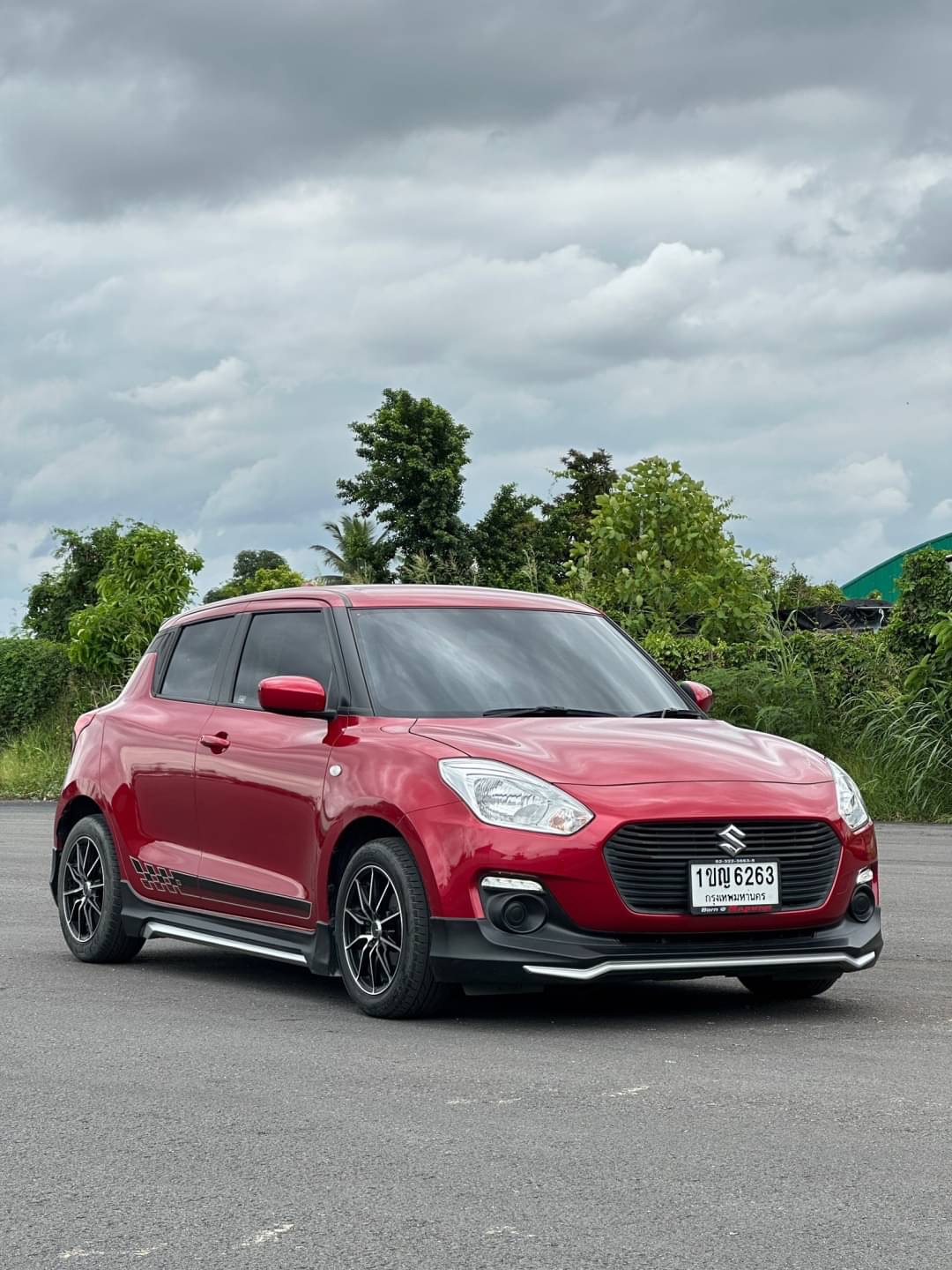 2020 Suzuki Swift สีแดง