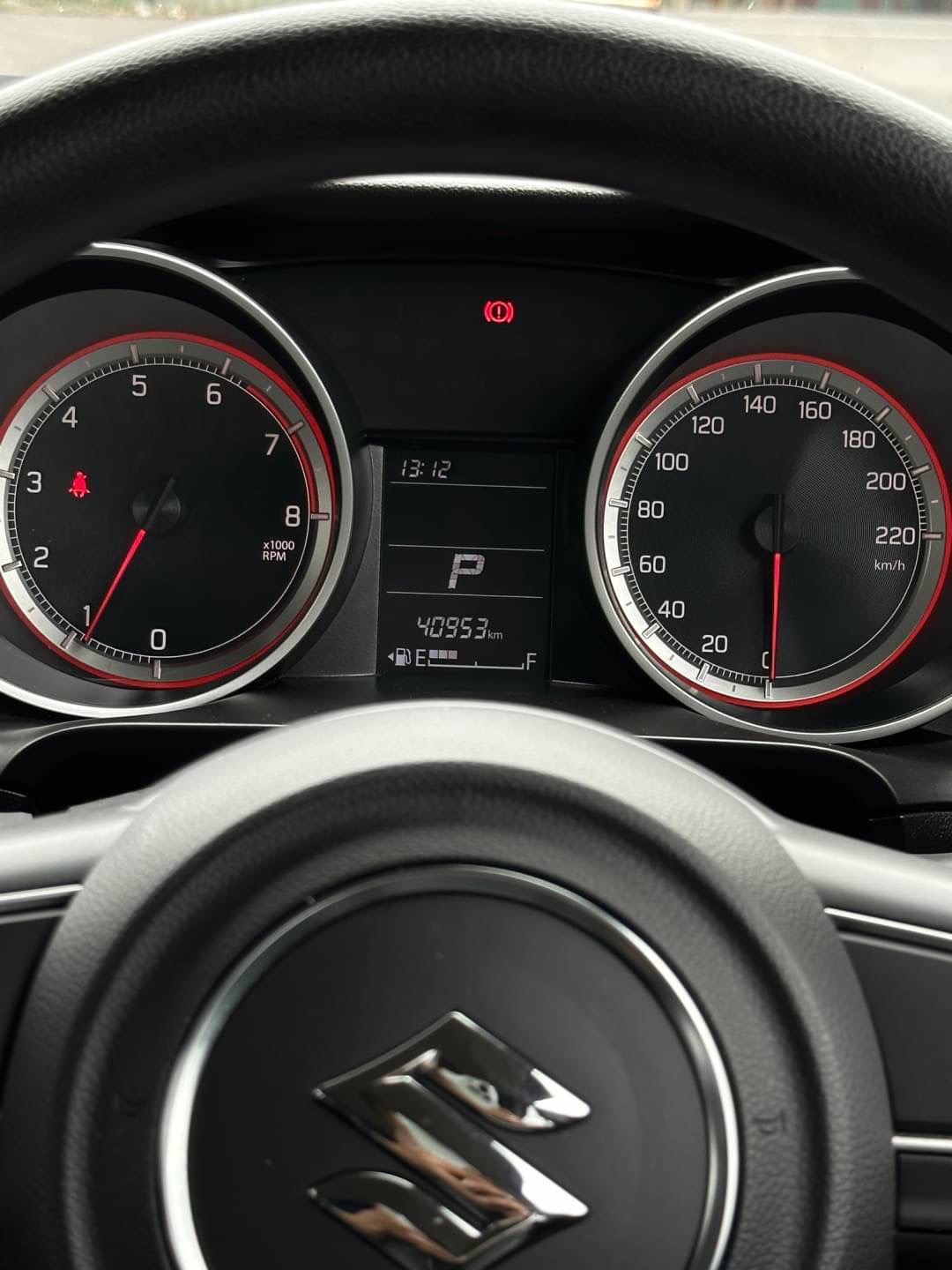 2020 Suzuki Swift สีแดง (รูปที่ 18)