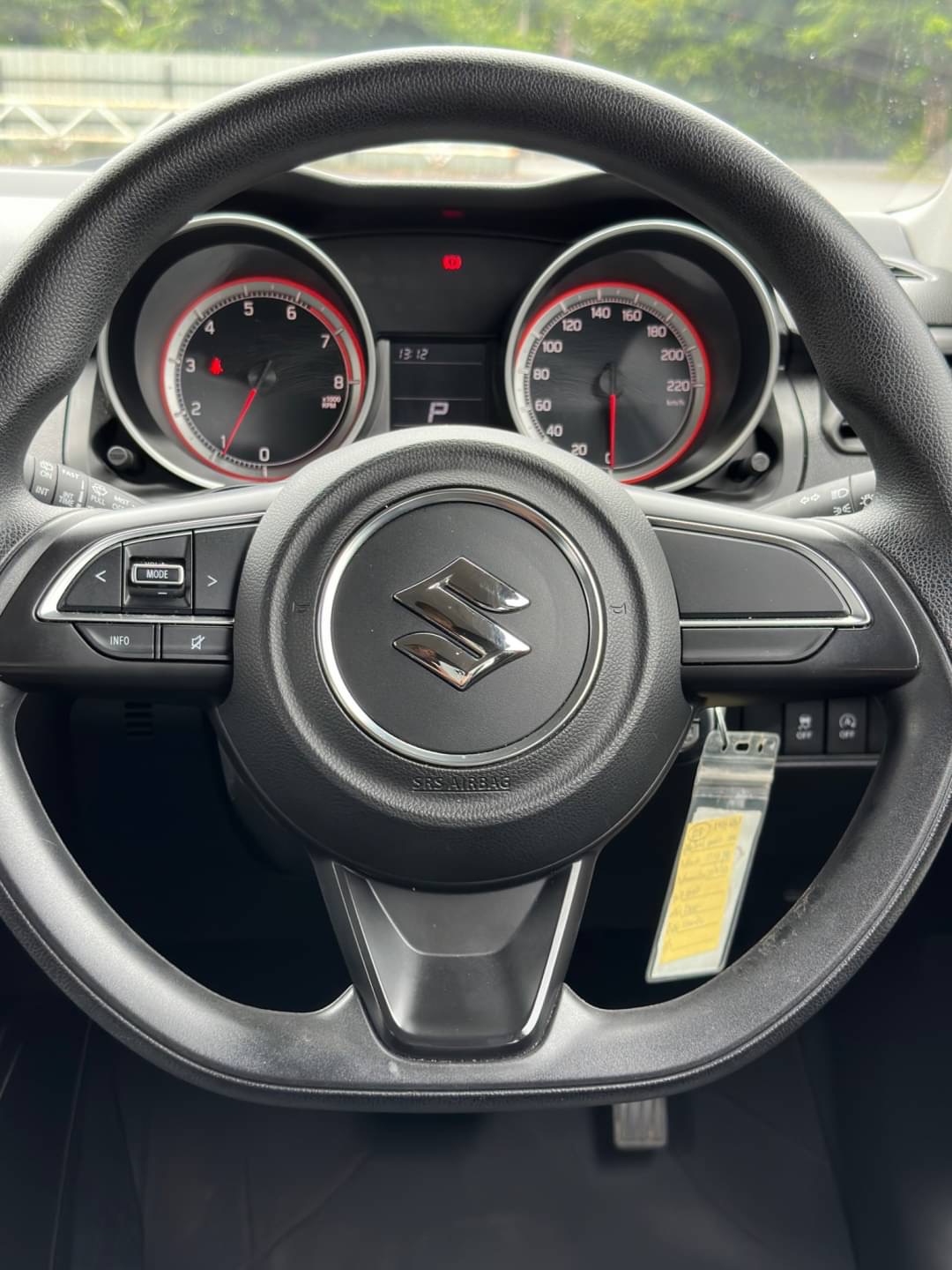 2020 Suzuki Swift สีแดง (รูปที่ 15)