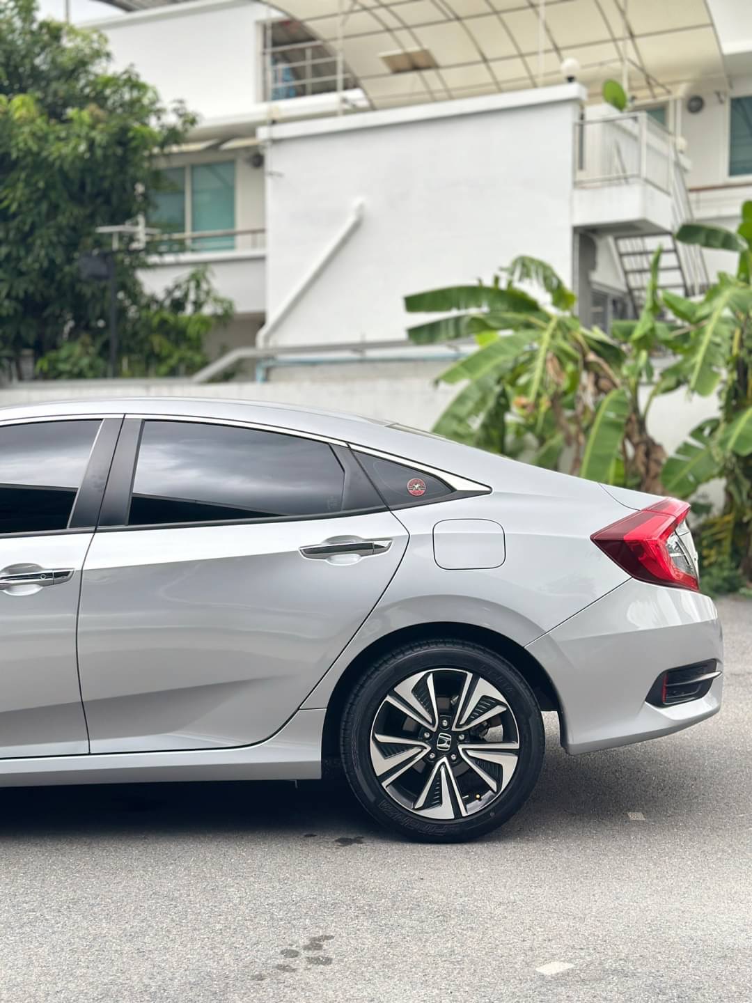 2016 Honda Civic Sedan สีเงิน