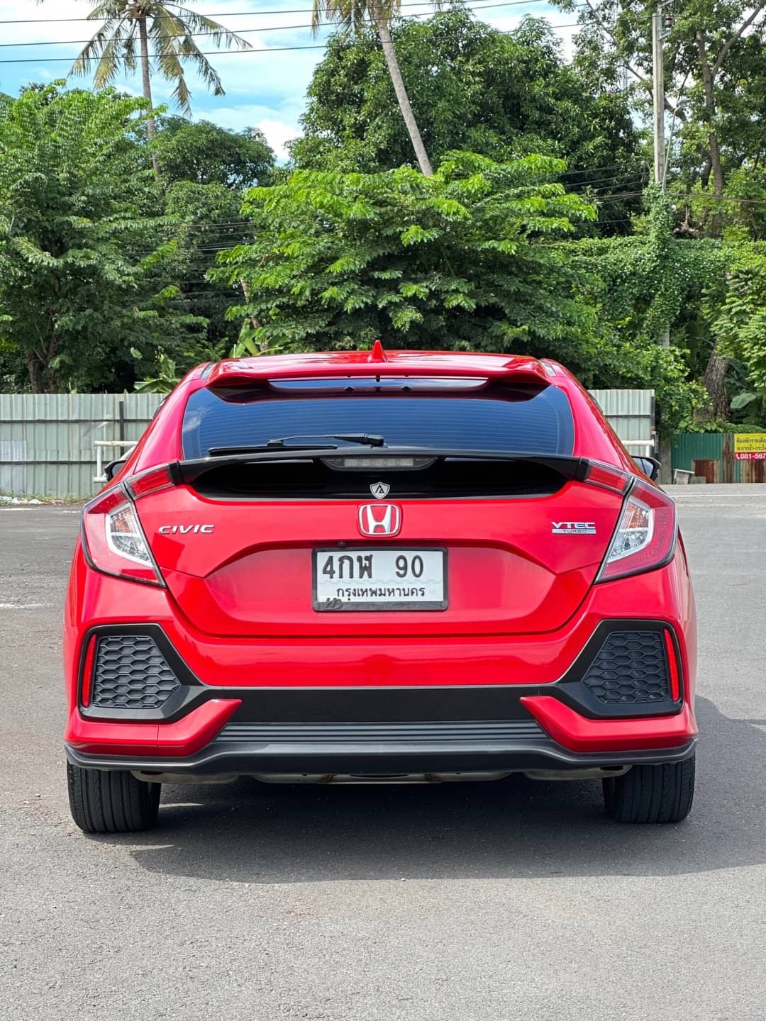 2016 Honda Civic Hatchback สีแดง (รูปที่ 8)
