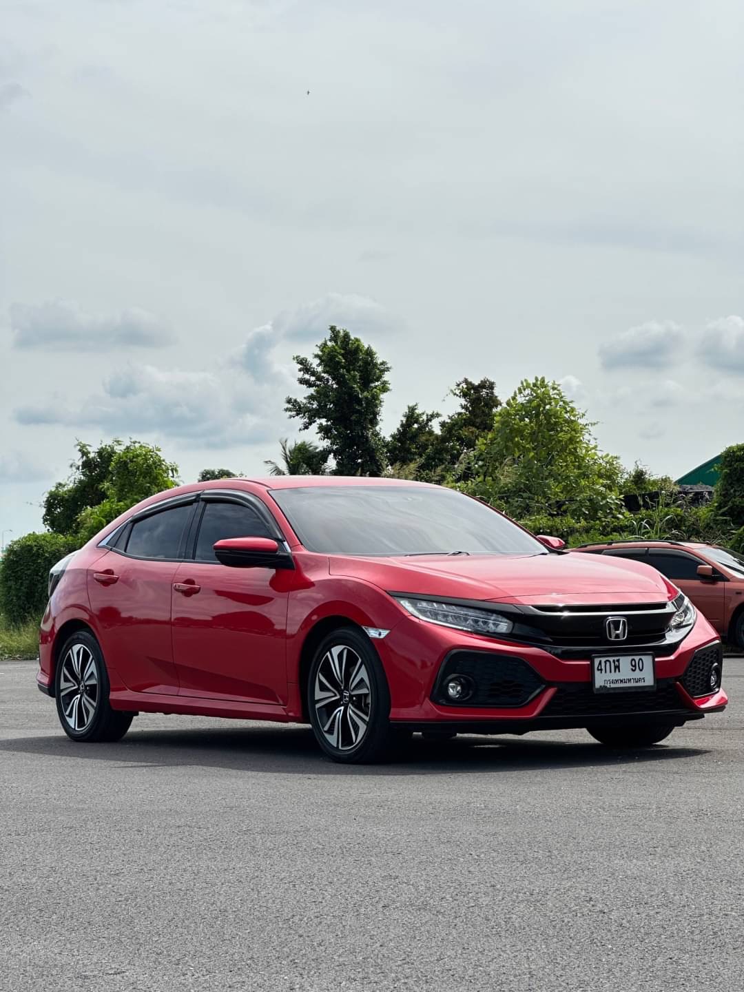 2016 Honda Civic Hatchback สีแดง