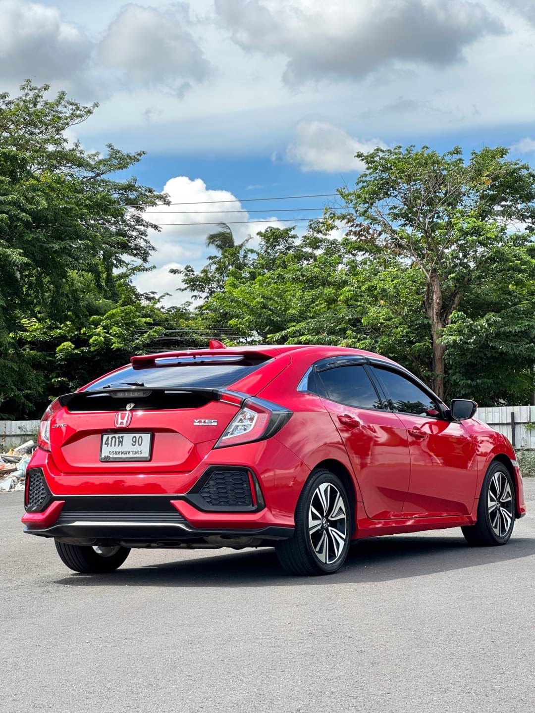 2016 Honda Civic Hatchback สีแดง (รูปที่ 10)