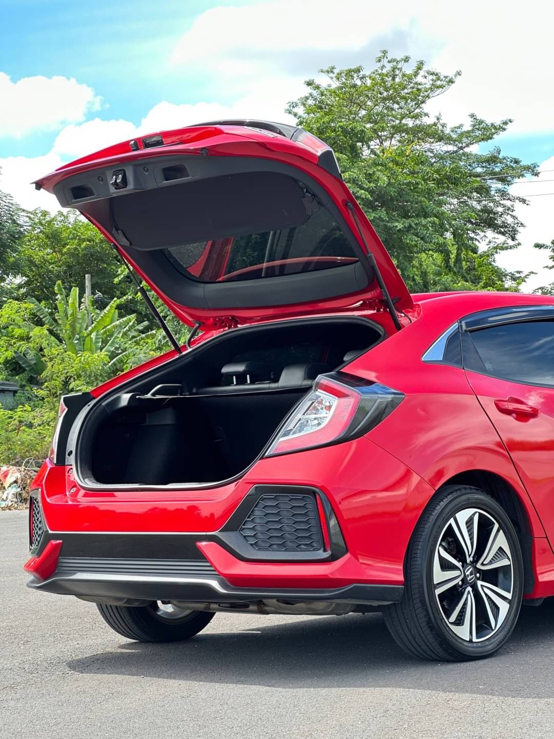 2016 Honda Civic Hatchback สีแดง (รูปที่ 7)