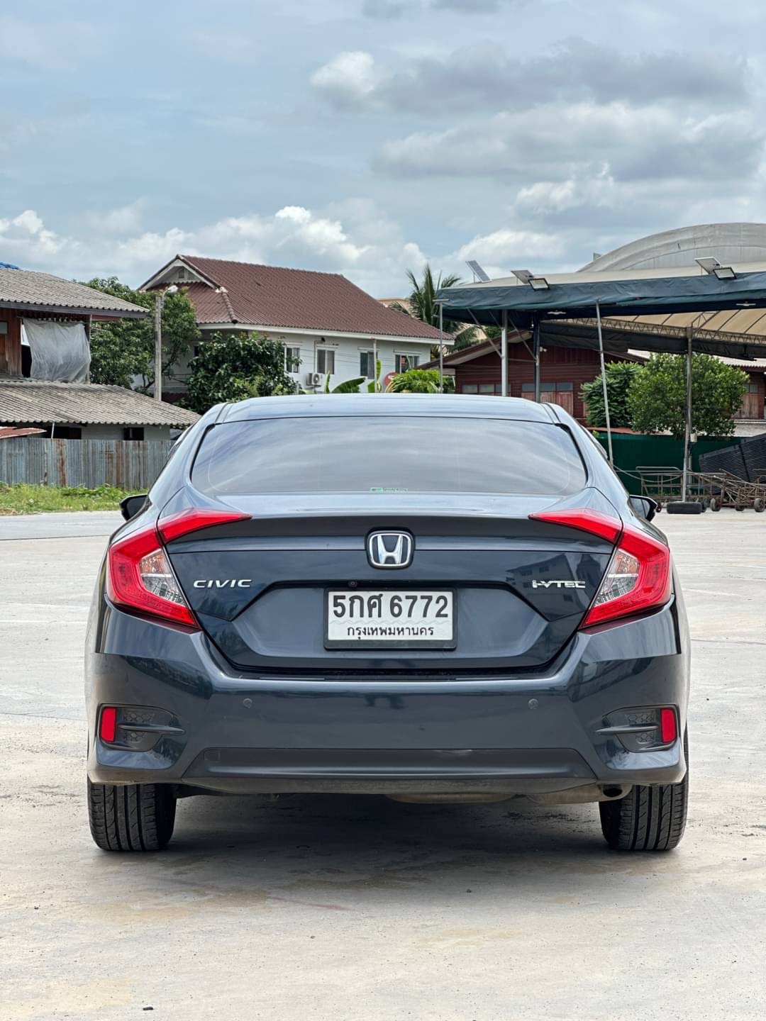 2017 Honda Civic สีเทา (รูปที่ 8)