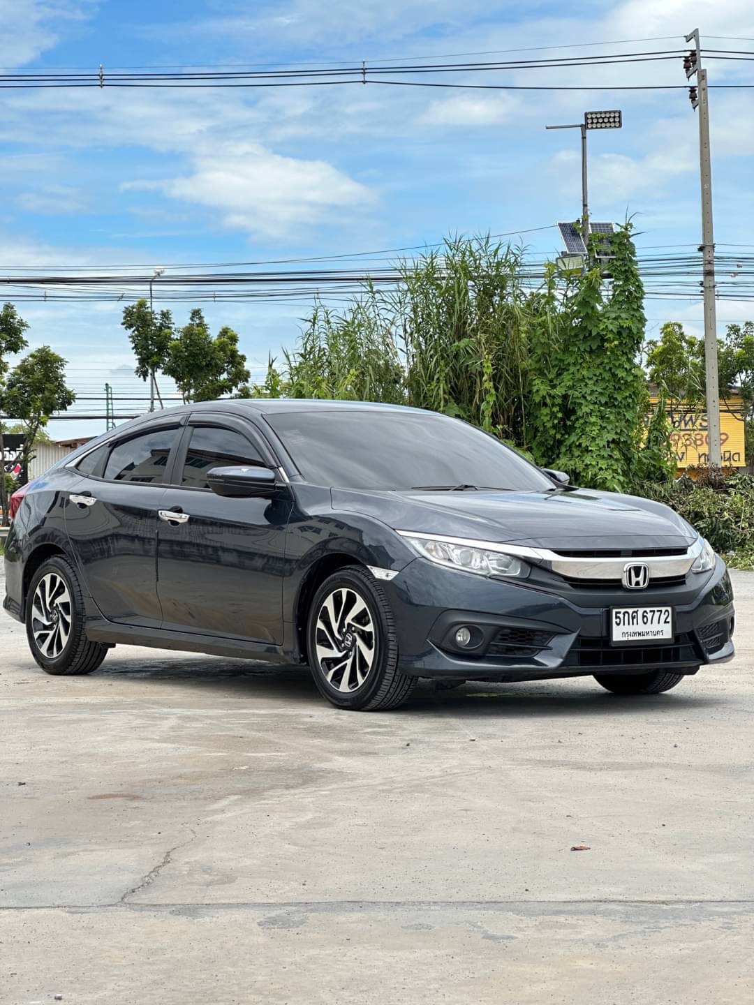 2017 Honda Civic สีเทา (รูปที่ 15)