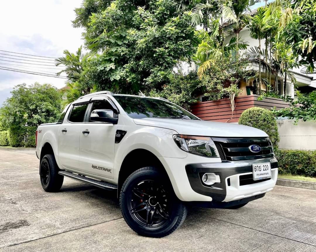 2013 Ford Ranger Wildtrak 2.0 4x2 6AT สีขาว