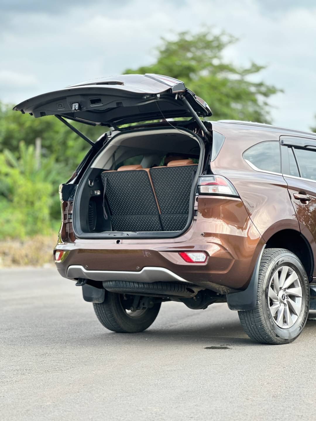2022 Isuzu MUX Wagon สีน้ำตาล (รูปที่ 5)