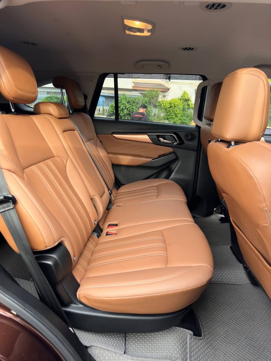 2022 Isuzu MUX Wagon สีน้ำตาล (รูปที่ 12)