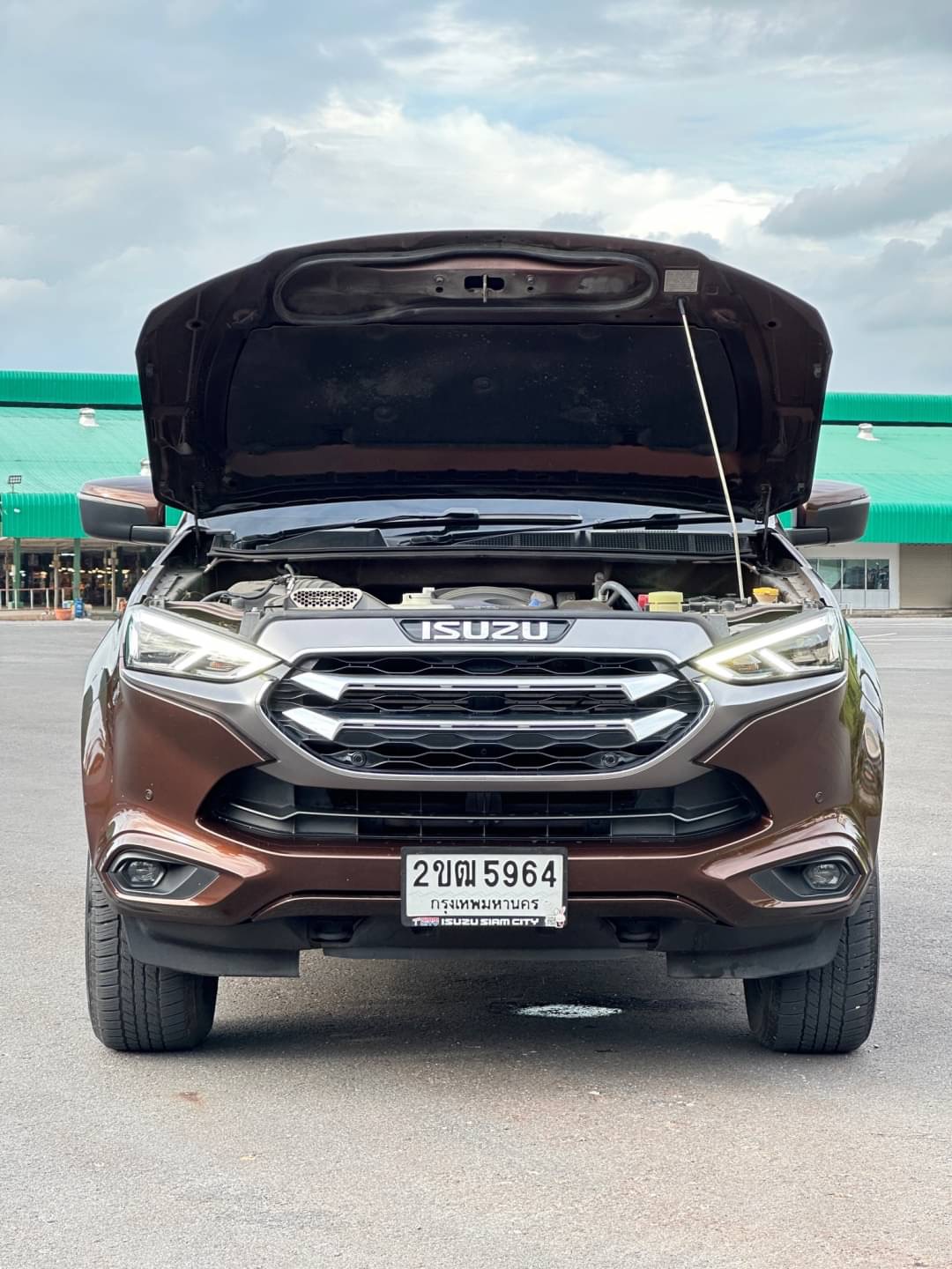 2022 Isuzu MUX Wagon สีน้ำตาล (รูปที่ 19)