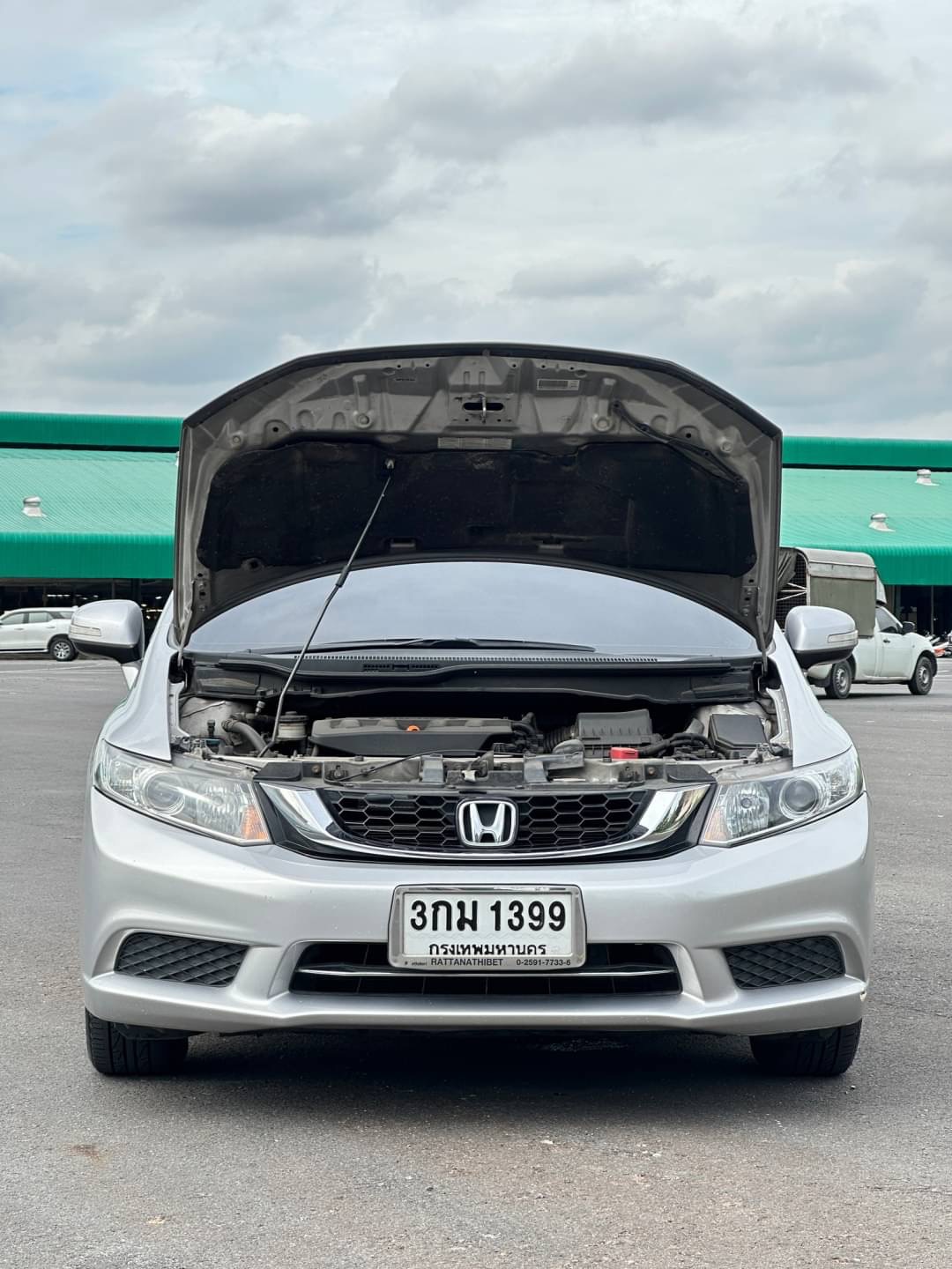 2014 Honda Civic FB สีเงิน (รูปที่ 15)