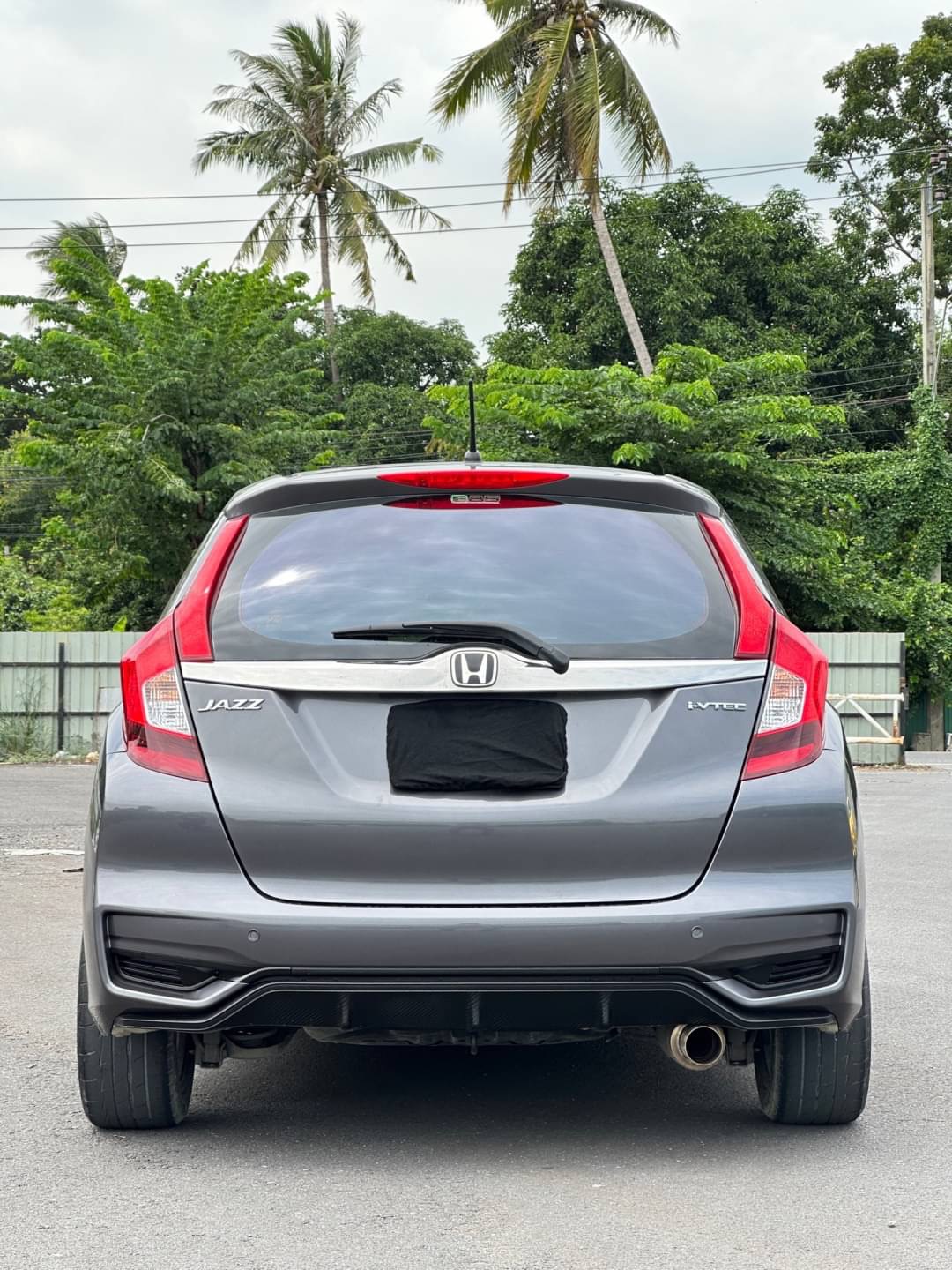 2016 Honda Jazz GK สีเทา