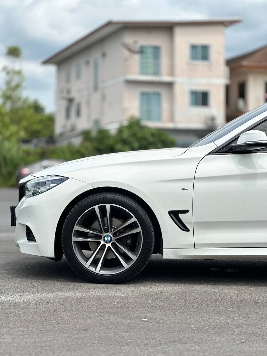 2019 BMW 320d GT Msport LCI สีขาว (รูปที่ 8)