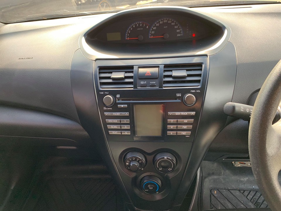 Toyota Vios ปี 2010 สีเทา (รูปที่ 11)