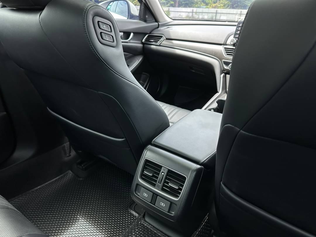 2019 Honda Accord สีขาว (รูปที่ 14)