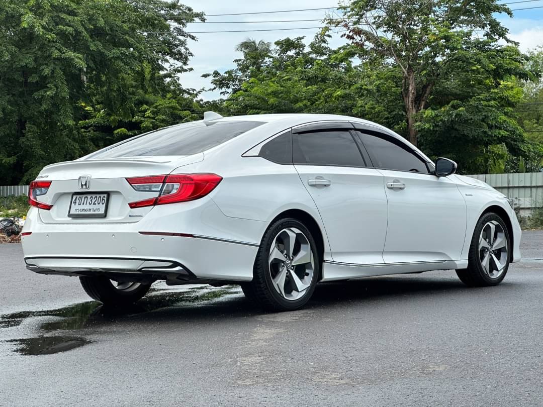 2019 Honda Accord สีขาว (รูปที่ 7)