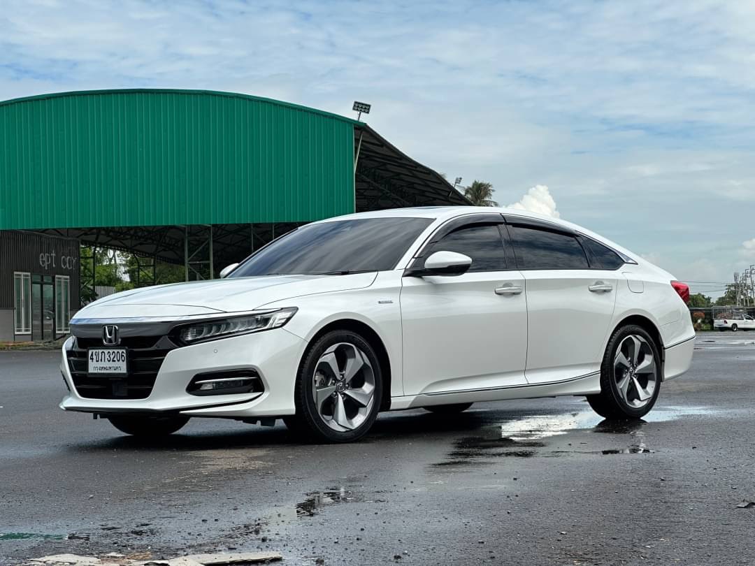 2019 Honda Accord สีขาว (รูปที่ 11)