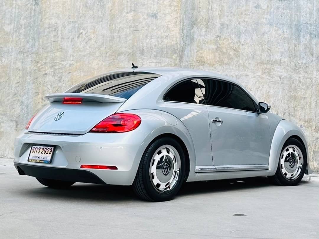 2013 Volkswagen New Beetle Coupe สีเงิน (รูปที่ 5)