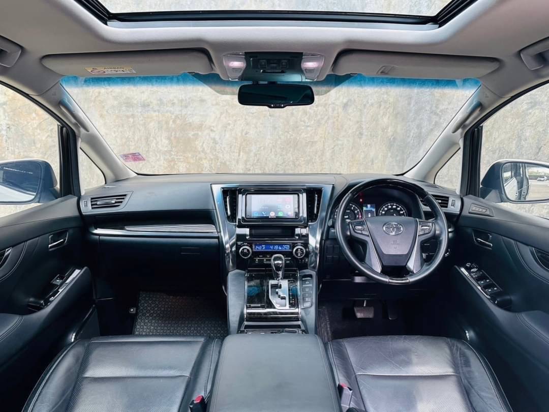 2016 Toyota Vellfire สีขาว (รูปที่ 7)