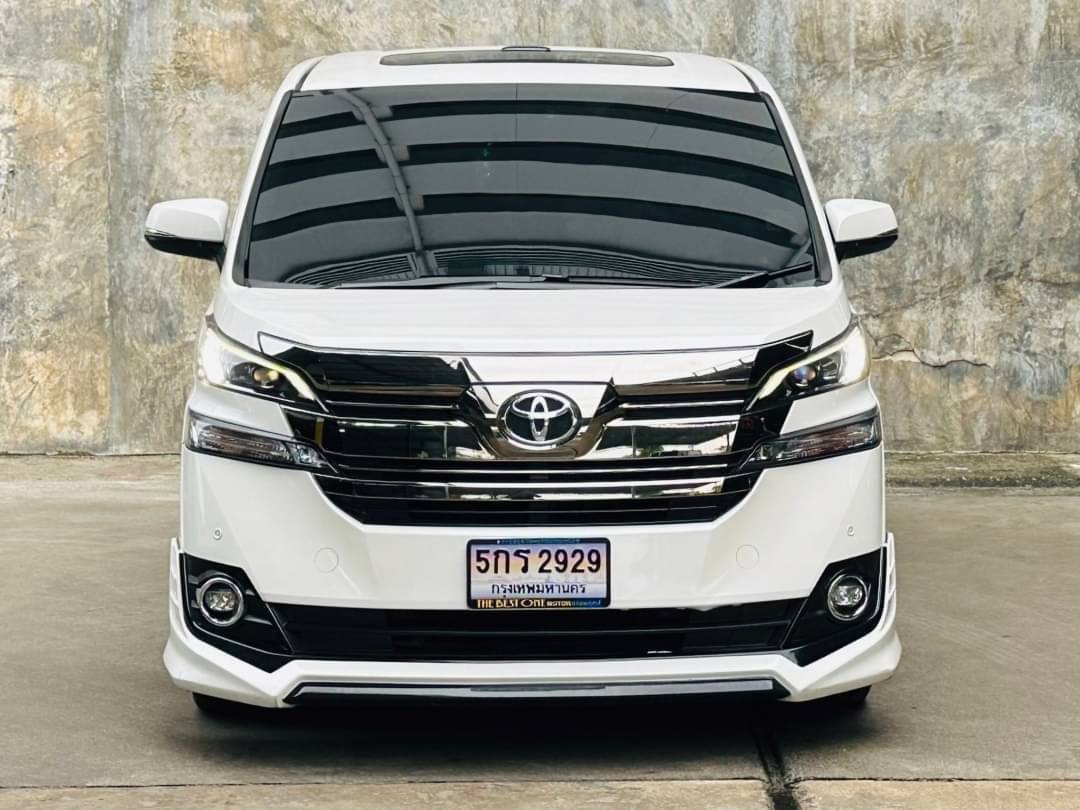2016 Toyota Vellfire สีขาว (รูปที่ 2)