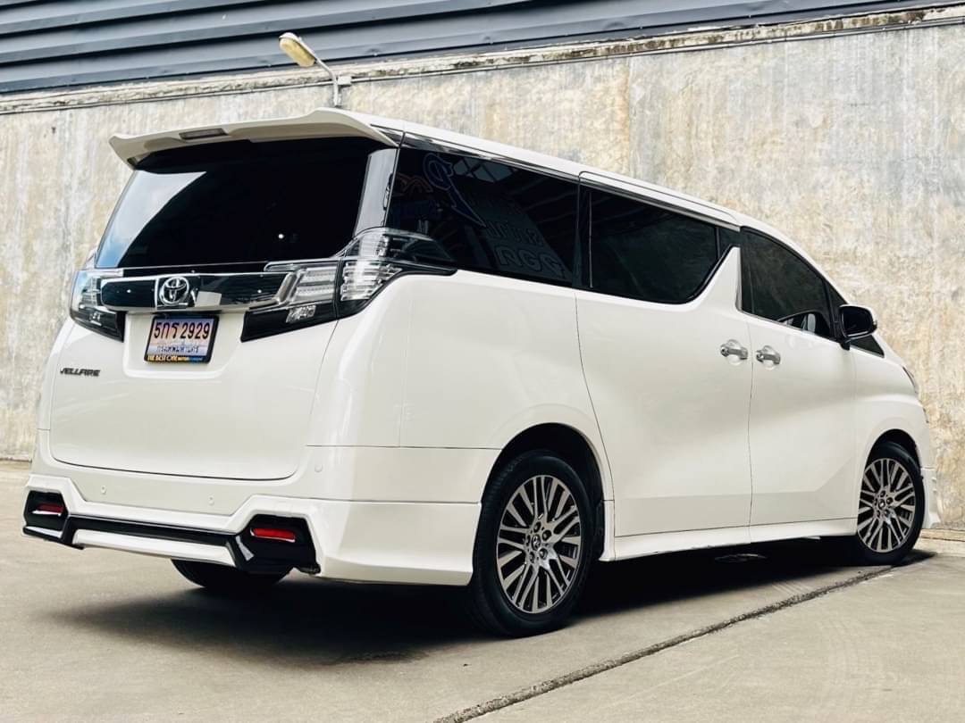 2016 Toyota Vellfire สีขาว (รูปที่ 4)