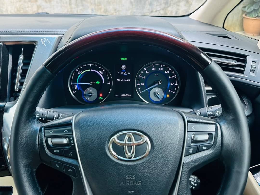 2017 Toyota Vellfire สีขาว