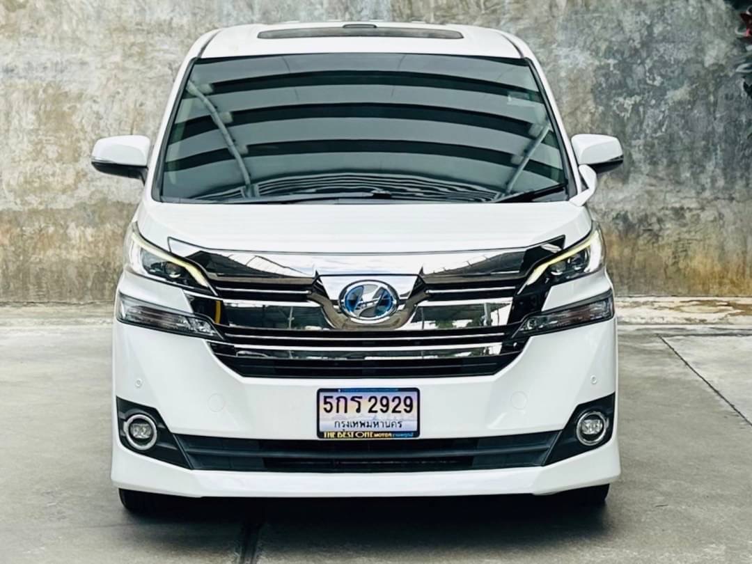 2017 Toyota Vellfire สีขาว (รูปที่ 3)