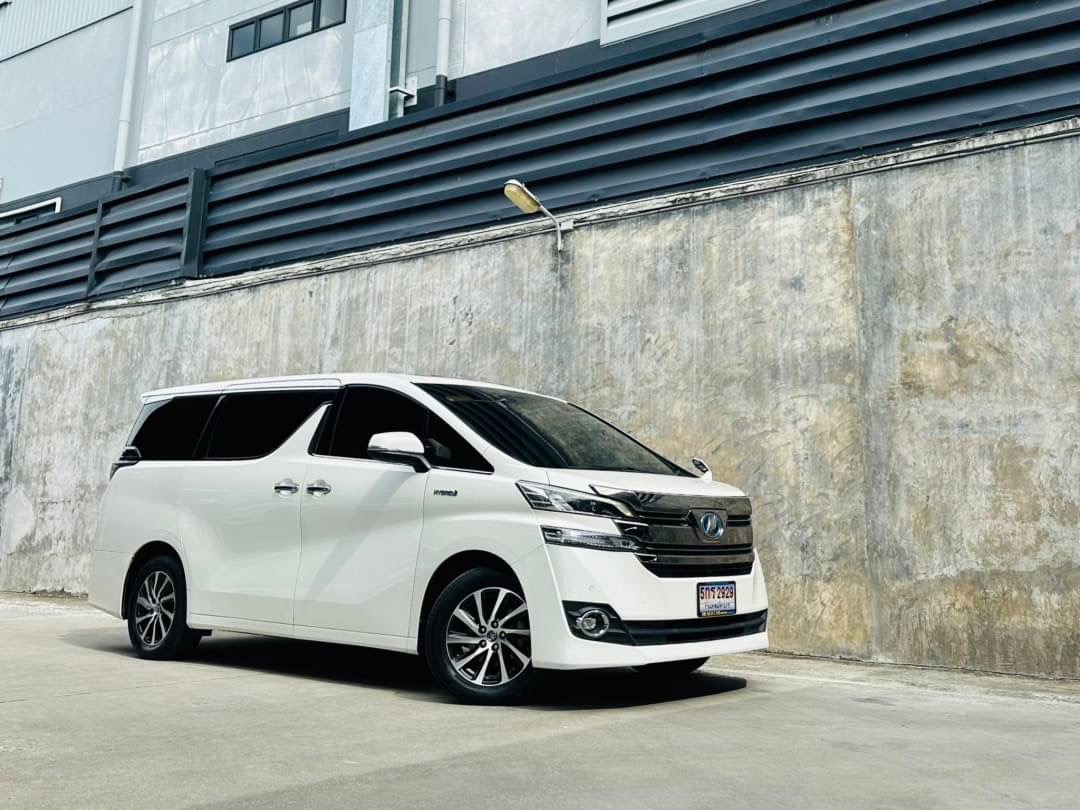 2017 Toyota Vellfire สีขาว (รูปที่ 5)