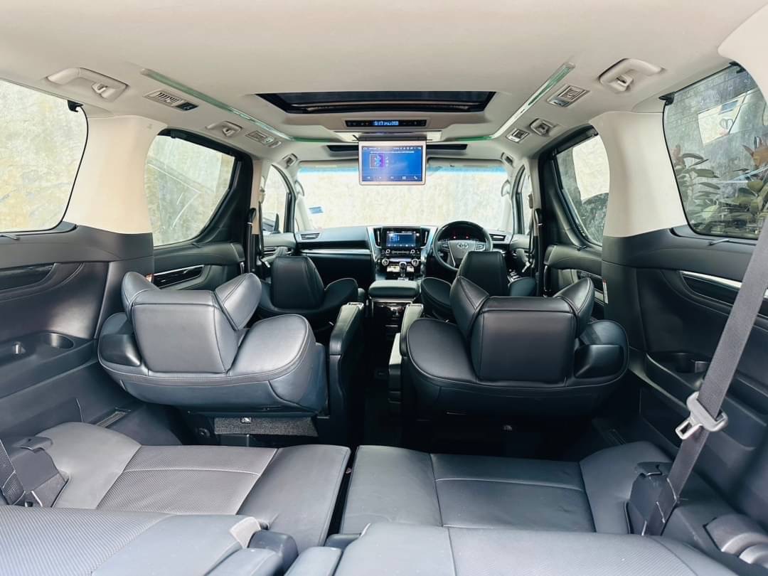 2019 Toyota Alphard สีขาว (รูปที่ 7)