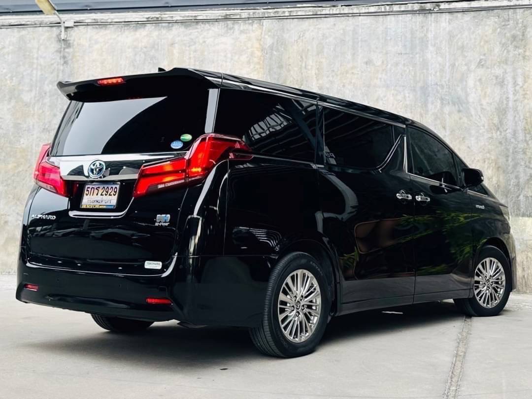 2021 Toyota Alphard สีดำ (รูปที่ 7)