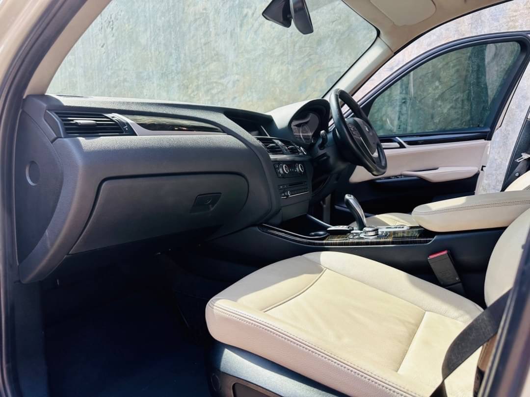 2014 BMW X3 F25 สีเงิน (รูปที่ 14)
