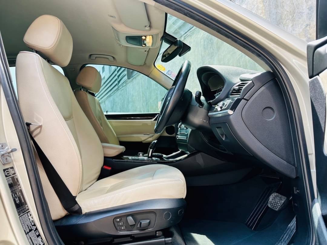 2014 BMW X3 F25 สีเงิน (รูปที่ 10)