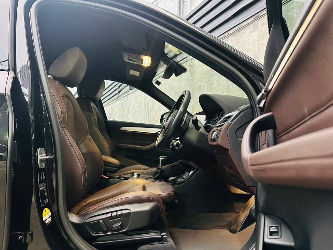 2020 BMW X1 U11 สีดำ (รูปที่ 4)