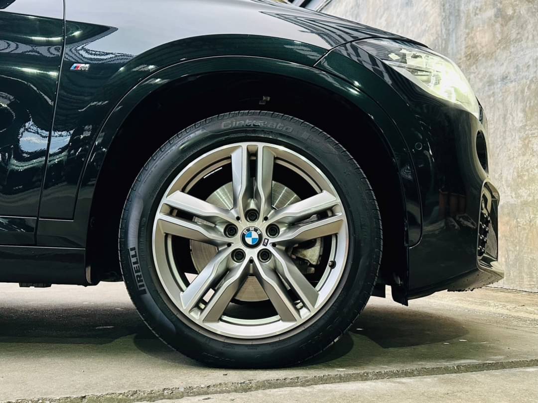 2020 BMW X1 U11 สีดำ (รูปที่ 5)