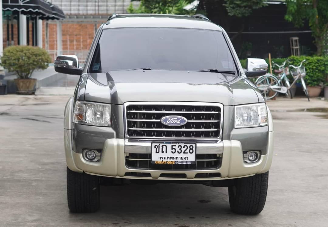 2011 Ford Everest สีทอง