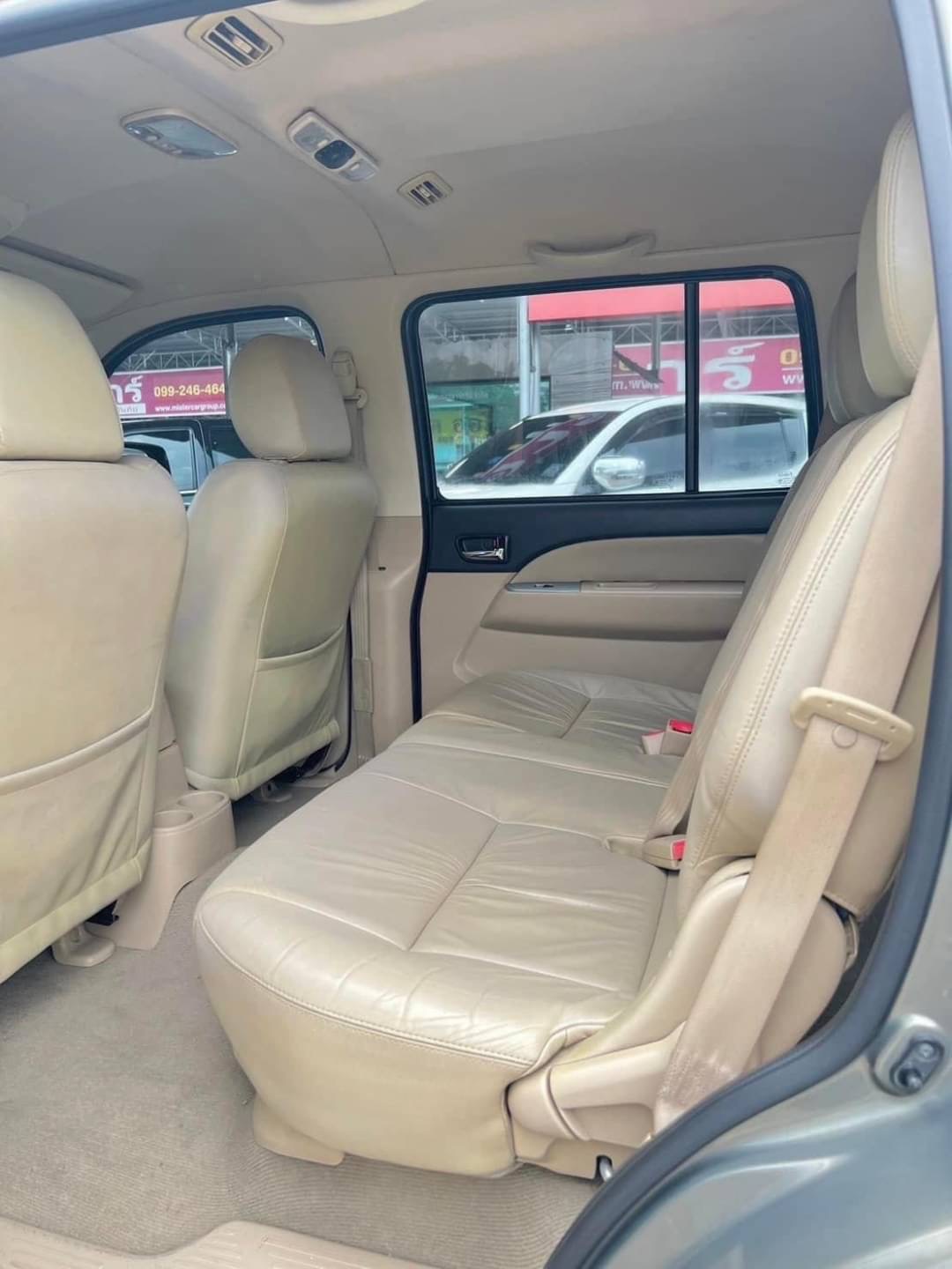 2011 Ford Everest สีทอง (รูปที่ 13)