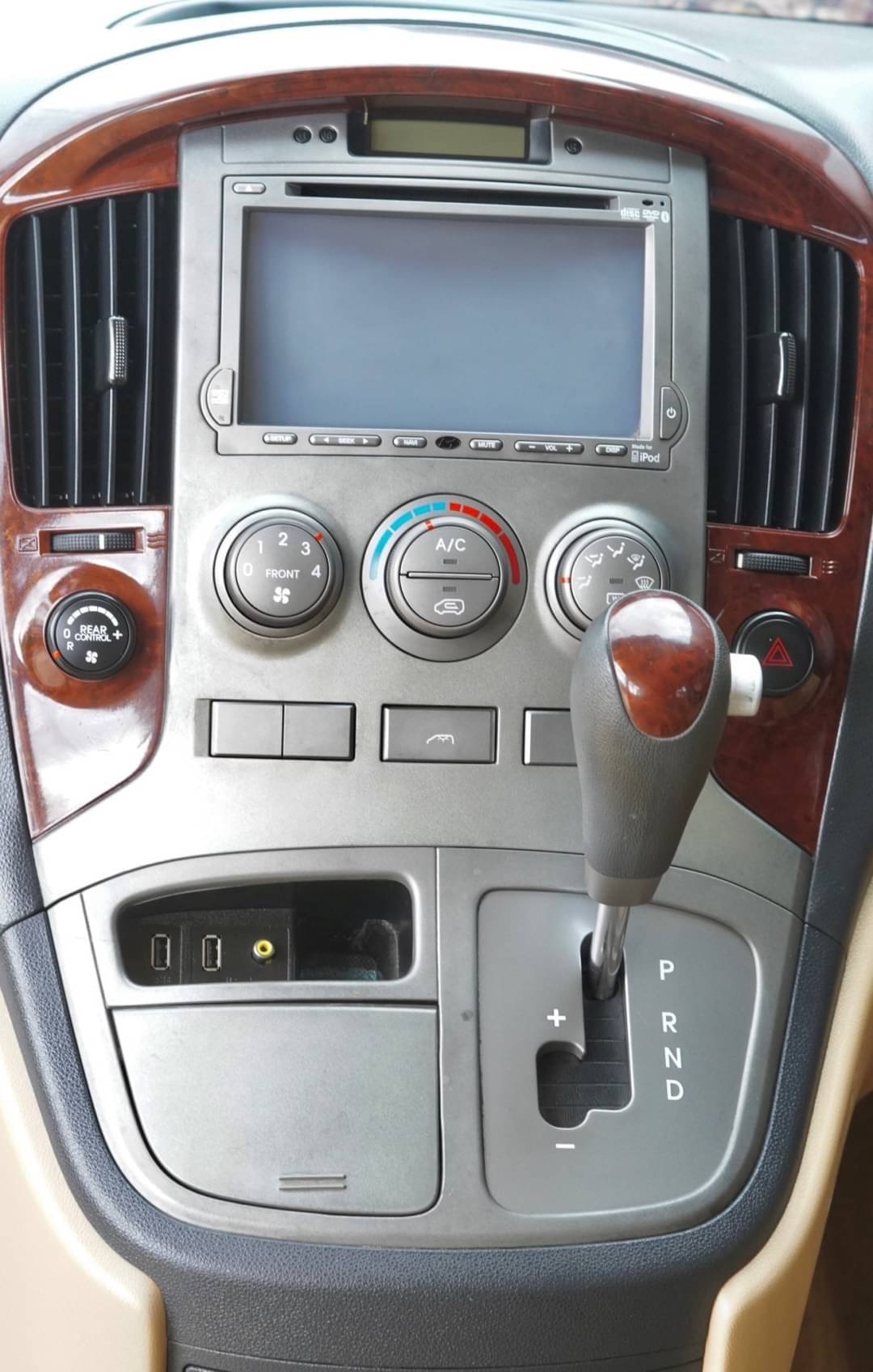 2012 Hyundai H-1 สีขาว (รูปที่ 10)