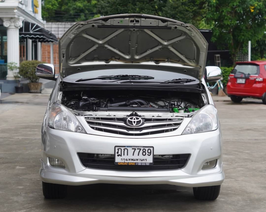 2010 Toyota Innova 2.0 Top สีขาว (รูปที่ 10)