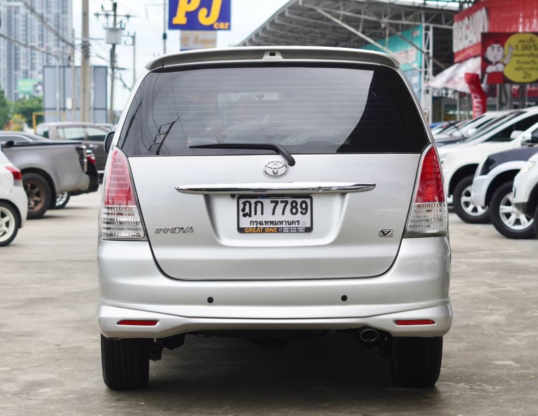 2010 Toyota Innova 2.0 Top สีขาว (รูปที่ 4)
