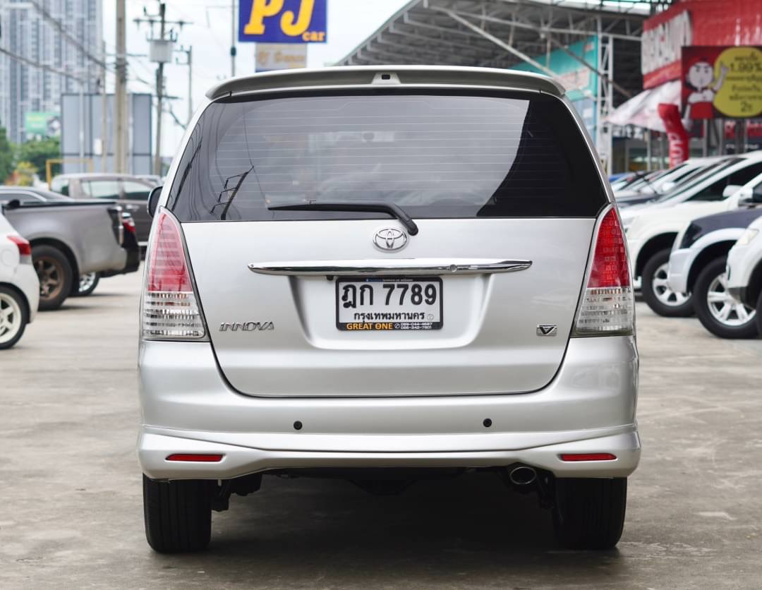 2010 Toyota Innova 2.0 Top สีขาว