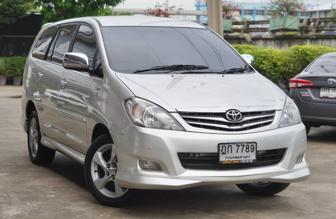 2010 Toyota Innova 2.0 Top สีขาว