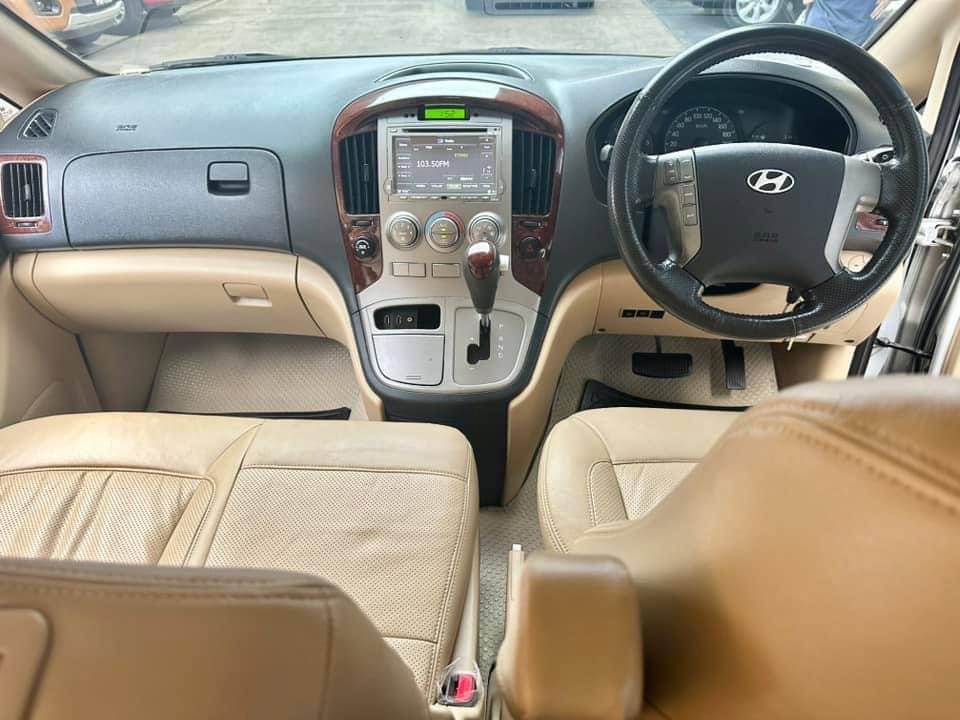 2013 Hyundai H-1 สีเงิน (รูปที่ 6)
