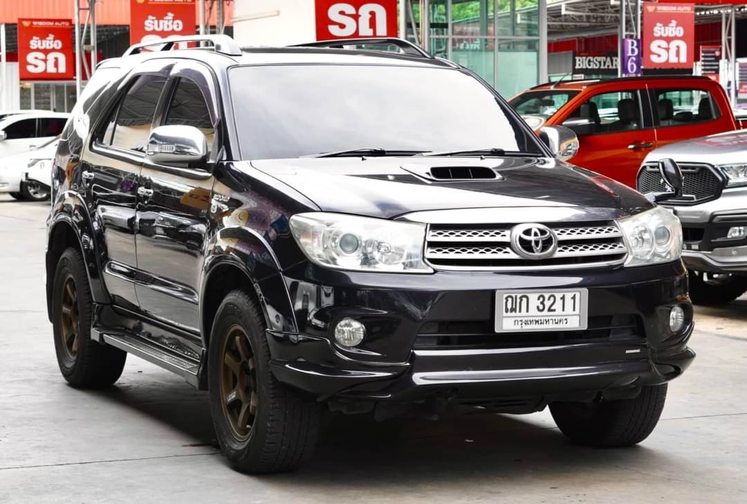 2008 Toyota Fortuner สีดำ