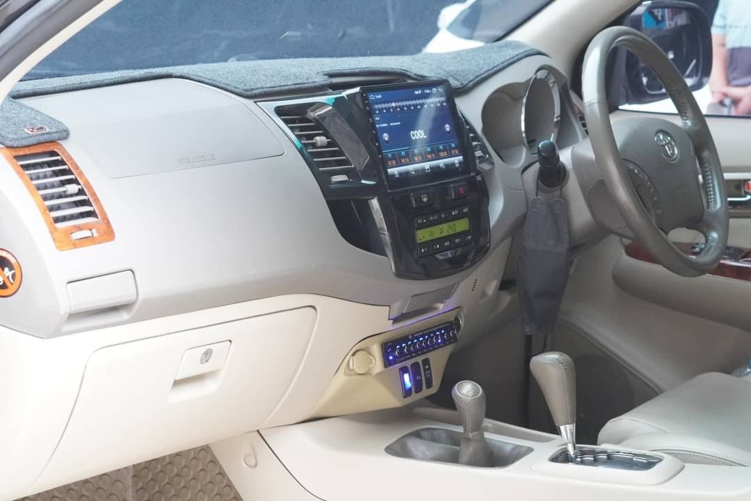 2008 Toyota Fortuner สีดำ (รูปที่ 10)