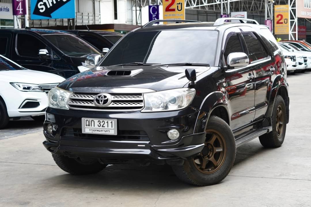 2008 Toyota Fortuner สีดำ