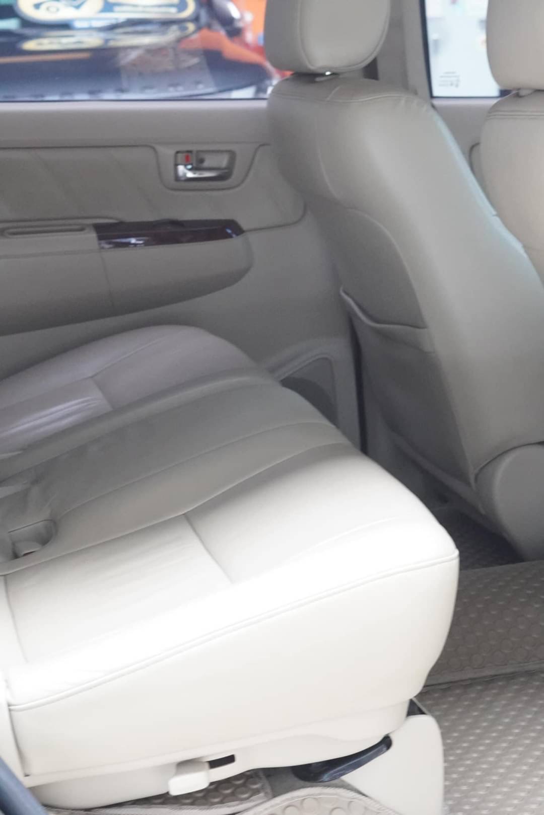 2008 Toyota Fortuner สีดำ (รูปที่ 16)