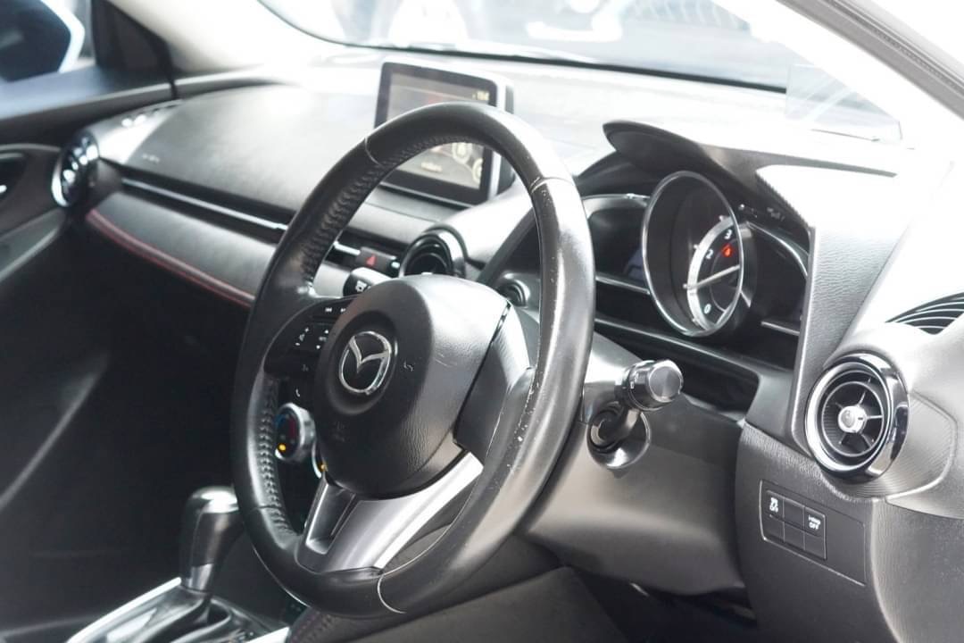 2015 Mazda 2 Hatchback (5 ประตู) สีขาว (รูปที่ 7)