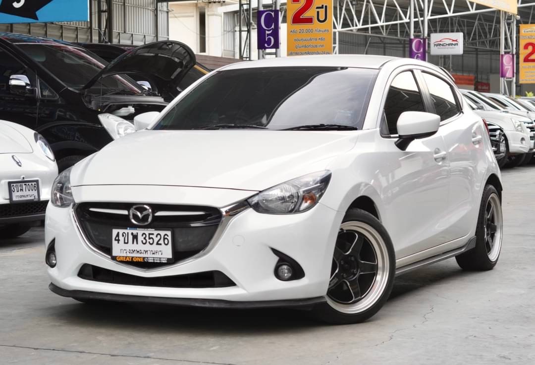 2015 Mazda 2 Hatchback (5 ประตู) สีขาว