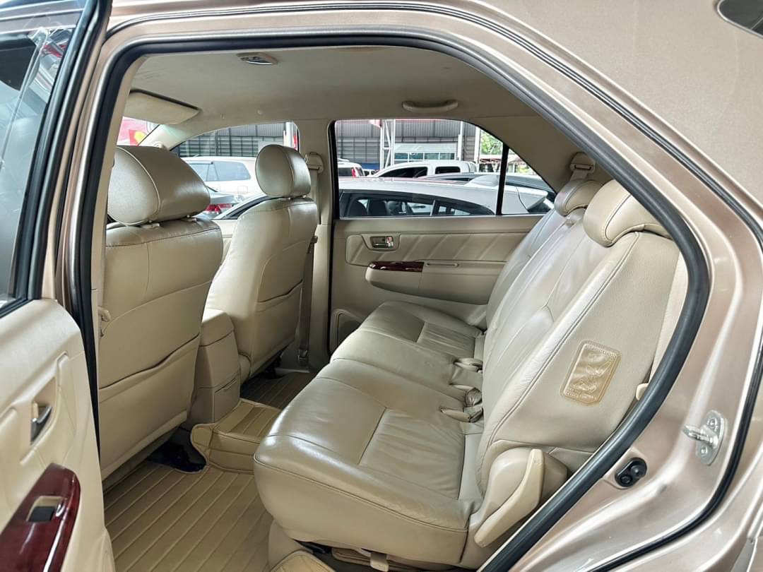 2008 Toyota Fortuner ไมเนอร์เชนจ์ 1 สีทอง (รูปที่ 16)